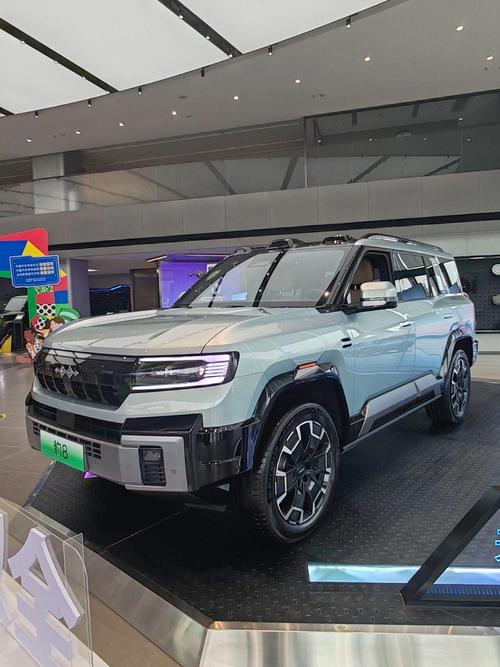 重庆194比亚迪方程豹硬派越野的爆款，英菲尼迪35周年与你共成长